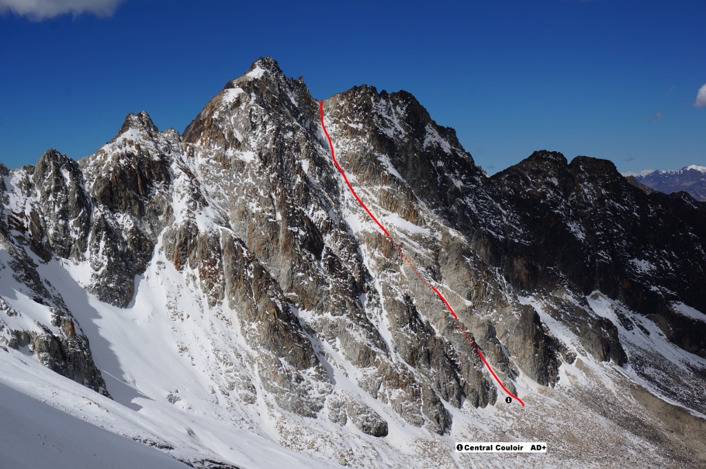 Southwest face of pico milluni routes (1024x680)