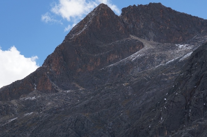South peak of Pico Milluni east side 15 May 2014 (1024x680)