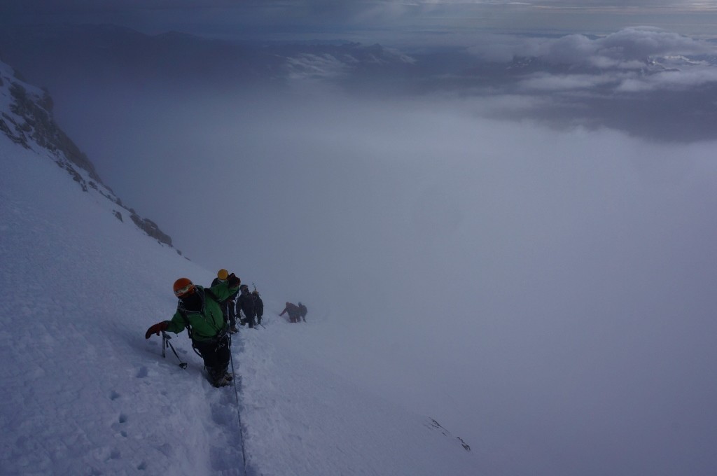 Climbers ascending HP (1024x680)